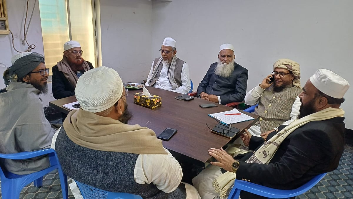 রাজধানীর মিরপুরে আরজাবাদ মাদ্রাসায় জমিয়তের নির্বাচন মনিটরিং সেলের বৈঠক হয়। ঢাকা, ০৩ জানুয়ারি