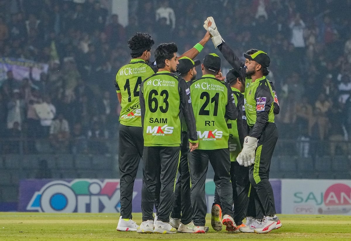 এবারের বিপিএলে উইকেটকিপার হিসেবে খেলছেন পারভেজ