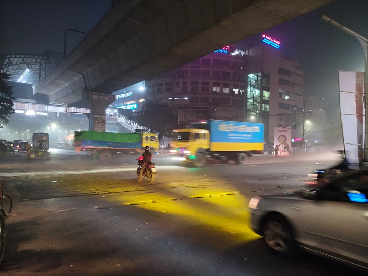 অবরোধ তুলে নিলে শাহবাগ দিয়ে যান চলাচল স্বাভাবিক হয়