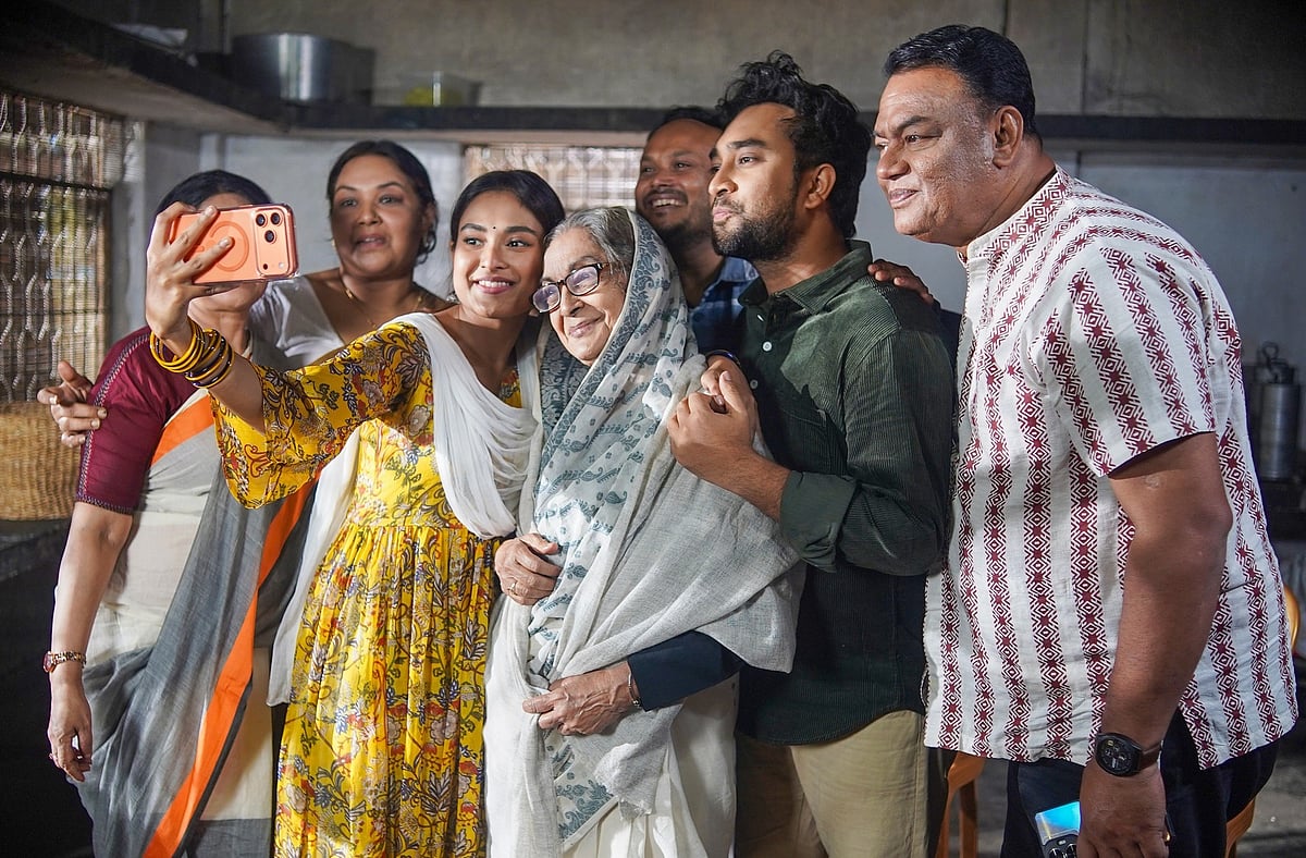 ‘সম্পর্কের গল্প’র শিল্পীরা