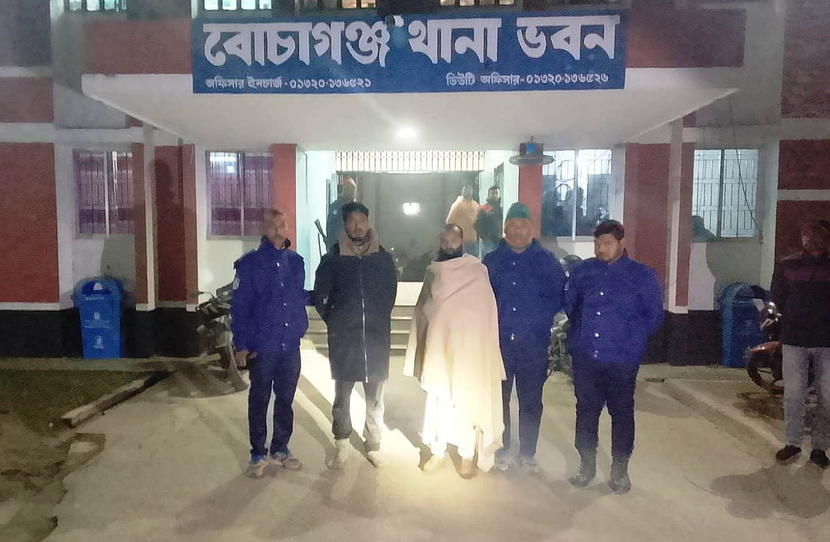 চাঁদাবাজির মামলায় পুলিশের হাতে গ্রেপ্তার এনসিপি নেতা এম এ তাফসীর ও তাঁর সহযোগী মঞ্জুরুল আলম