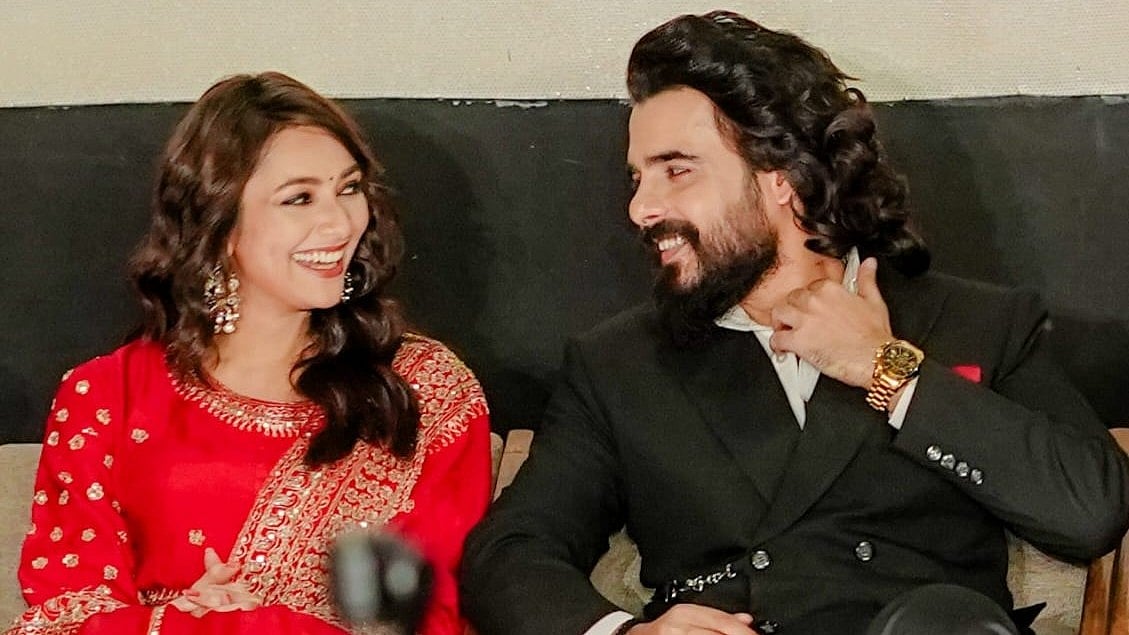 টালিউড অভিনেত্রী সুস্মিতা চ্যাটার্জি ও ঢালিউডের সিয়াম আহমেদ