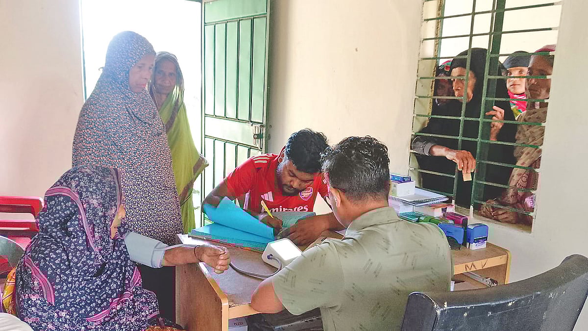 সপ্তাহে ৫ দিন সেবা দেওয়া হয় রিকশাচালক জয়নালের প্রতিষ্ঠিত হাসপাতালে