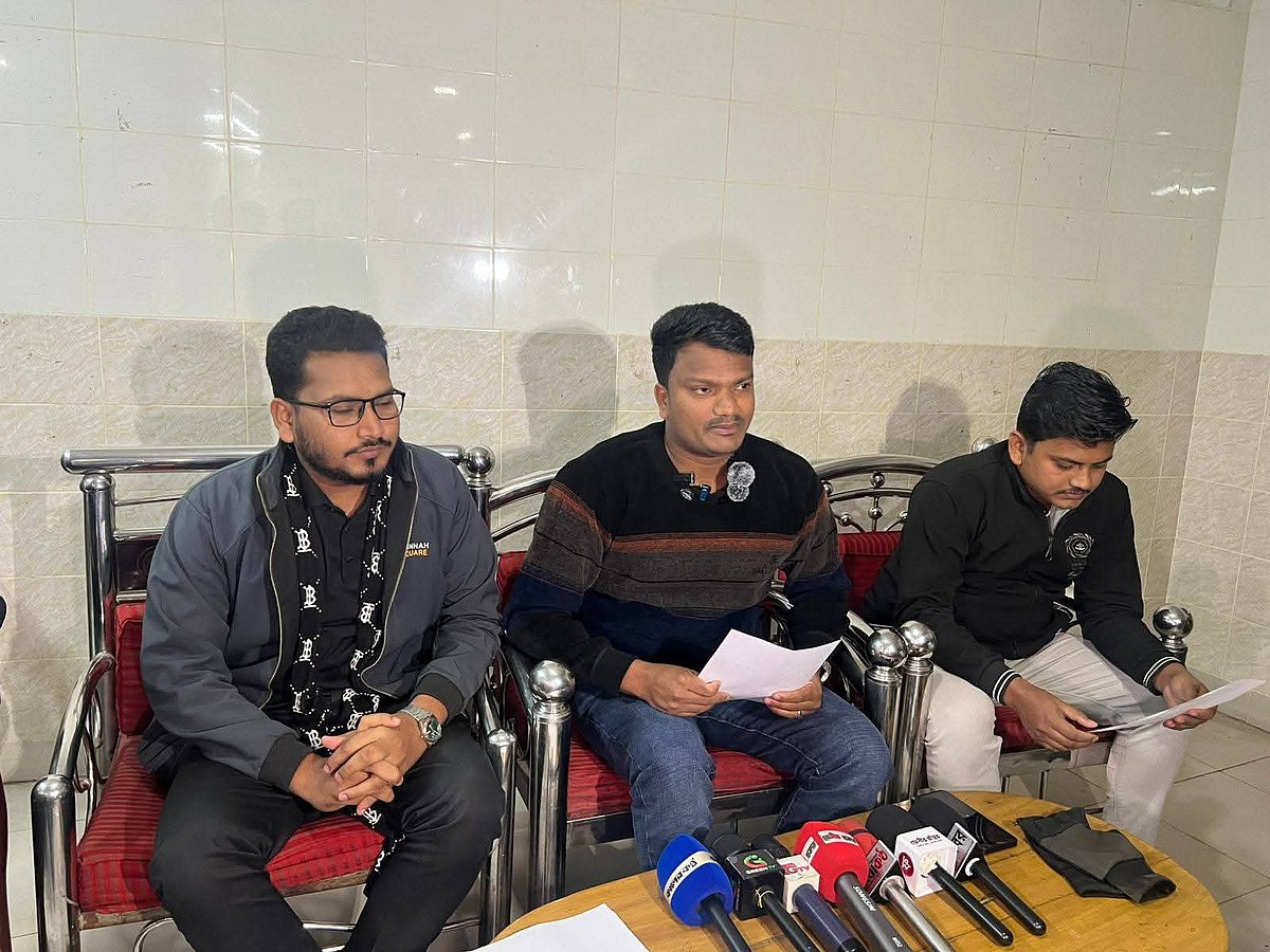 সংবাদ সম্মেলনে বক্তব্য দেন পদত্যাগকারী এনসিপির ফেনী জেলা কমিটির সহ-সাংগঠনিক সম্পাদক ওমর ফারুক। মঙ্গলবার সন্ধ্যায় ফেনী প্রেসক্লাবে