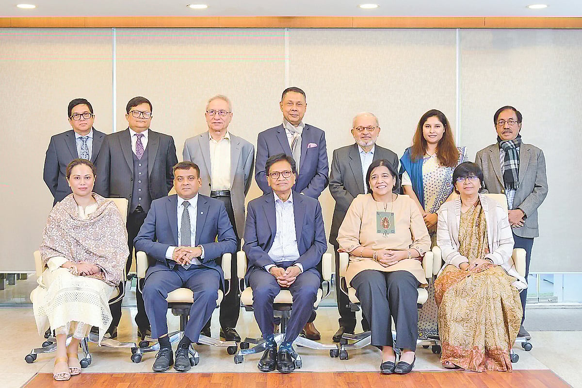 মানি লন্ডারিং প্রতিরোধ ও সন্ত্রাসে অর্থায়ন প্রতিরোধ বিষয়ে সচেতনতা ও দক্ষতা জোরদারে সম্প্রতি ঢাকায় ব্র্যাক ব্যাংকের প্রধান কার্যালয়ে একটি অধিবেশনের আয়োজন করা হয়। অধিবেশনে বিএফআইইউর প্রধান (চলতি দায়িত্বে) মো. মোফিজুর রহমান খান চৌধুরী ও যুগ্ম পরিচালক জুয়েরিয়া হক এবং ব্র্যাক ব্যাংকের চেয়ারপারসন মেহেরিয়ার এম হাসানসহ পর্ষদের সদস্যরা উপস্থিত ছিলেন