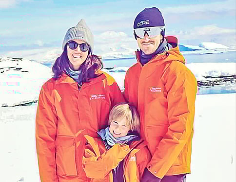 মা–বাবার সঙ্গে শিশু উইল্ডার ম্যাকগ্র