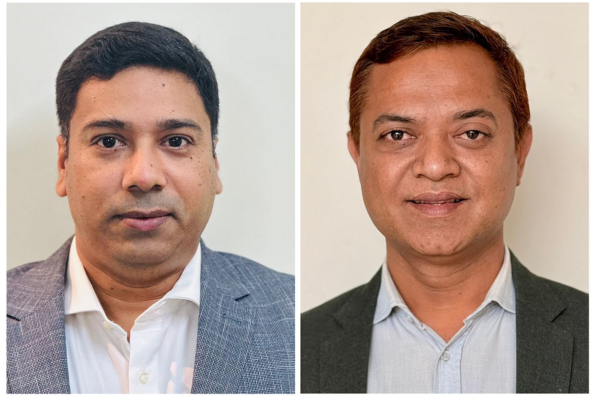 ডিকাবের সভাপতি এ কে এম মঈনুদ্দিন (বাঁয়ে), সাধারণ সম্পাদক ইমরুল কায়েস