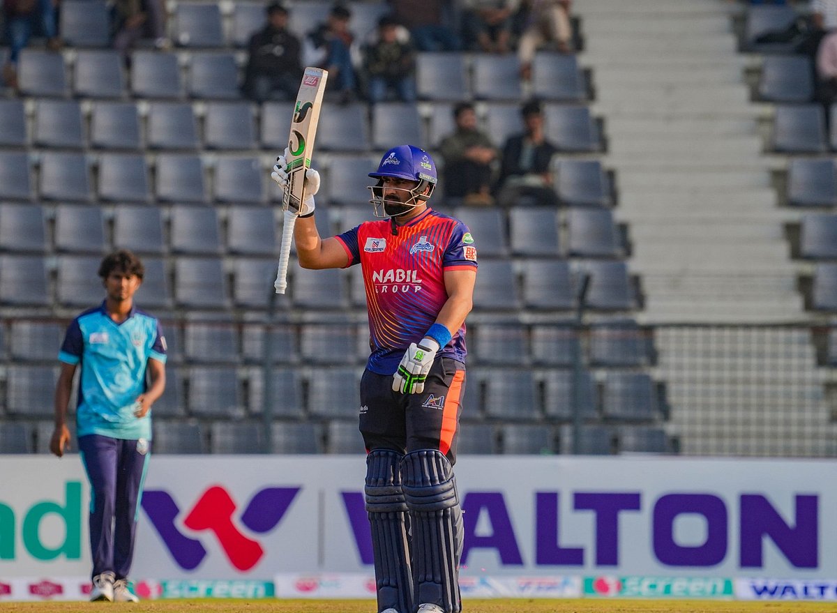 রাজশাহী ওয়ারিয়র্সের হয়ে সর্বোচ্চ ৬০ রান করেছেন আমিরাতি ওপেনার মুহাম্মদ ওয়াসিম