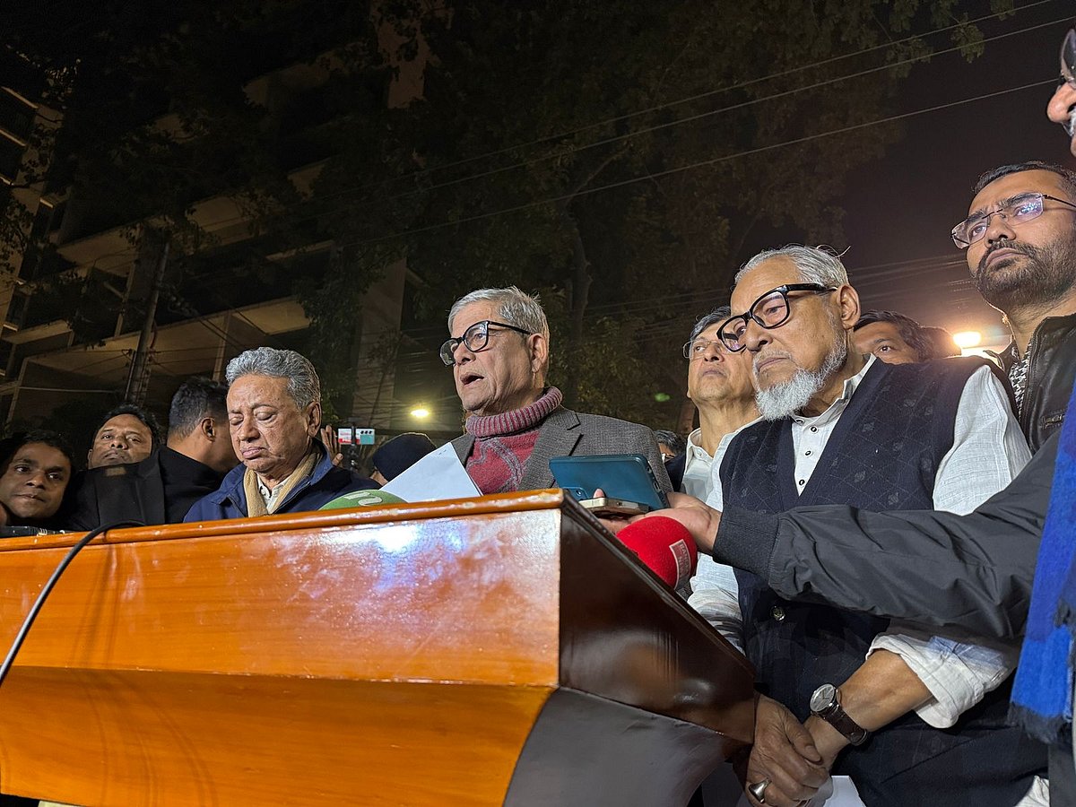 বিএনপির মহাসচিব মির্জা ফখরুল ইসলাম আলমগীর। আজ শুক্রবার রাতে রাজধানীর গুলশানে বিএনপির কার্যালয়ে