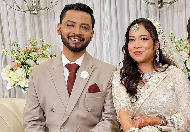 বিবাহোত্তর সংবর্ধনা অনুষ্ঠানে আহমেদ হাসান ও নুসরাত মাটি