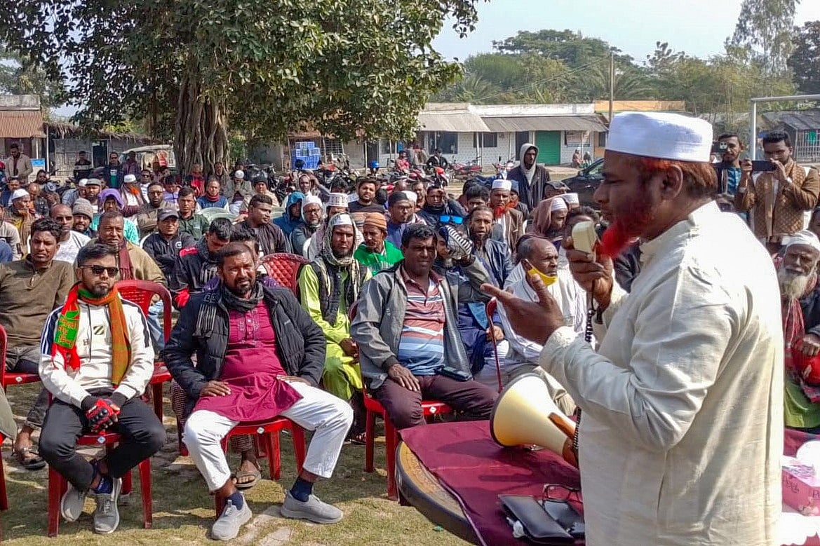 জামায়াতের উঠান বৈঠকে বক্তব্য দেন দলের সেক্রেটারি জেনারেল মিয়া গোলাম পরওয়ার। আজ শনিবার সকালে খুলনার ডুমুরিয়া উপজেলার আটলিয়া ইউনিয়নে