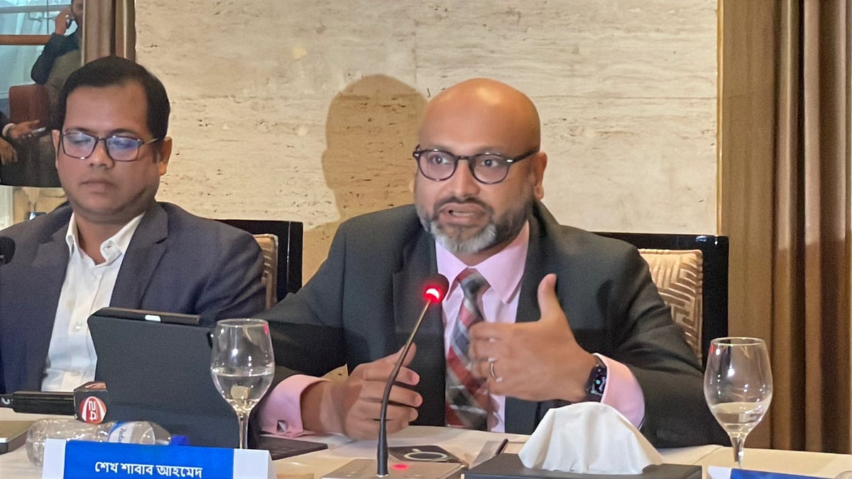 প্রথম আলোর আয়োজনে ‘চট্টগ্রাম কবে বাণিজ্যিক রাজধানী হবে’ শীর্ষক গোলটেবিল বৈঠকে আলোচনায় অংশ নেন আবুল খায়ের গ্রুপের হেড অব করপোরেট অ্যাফেয়ার্স অ্যান্ড লিগ্যাল শেখ শাবাব আহমেদ। আজ সকালে চট্টগ্রাম নগরের রেডিসন ব্লু চট্টগ্রাম বে ভিউতে