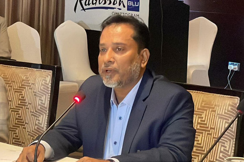 চট্টগ্রাম কবে বাণিজ্যিক রাজধানী হবে—শীর্ষক গোলটেবিল বৈঠকে আলোচনায় অংশ নেন জিপিএইচ ইস্পাত লিমিটেডের অতিরিক্ত ব্যবস্থাপনা পরিচালক আলমাস শিমুল। বৈঠকের আয়োজন করে প্রথম আলো। আজ সকালে চট্টগ্রাম নগরের রেডিসন ব্লু চট্টগ্রাম বে ভিউতে