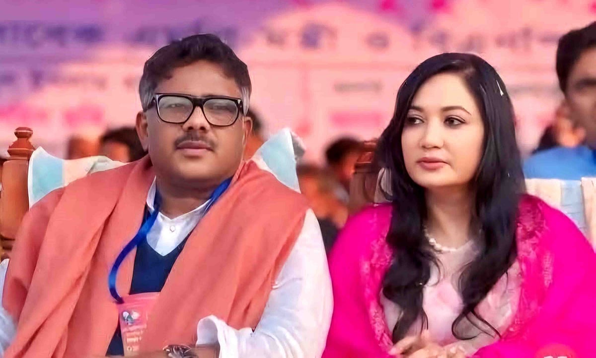 রুহুল কুদ্দুস ও তাঁর স্ত্রী সাবিনা ইয়াসমিন