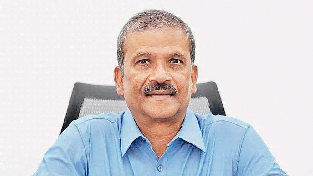 যুব ও ক্রীড়া উপদেষ্টা অধ্যাপক আসিফ নজরুল 