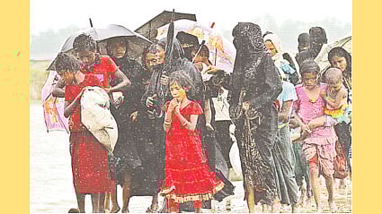 মিয়ানমারের রাখাইন রাজ্য থেকে প্রাণভয়ে পালিয়ে আসছে রোহিঙ্গারা