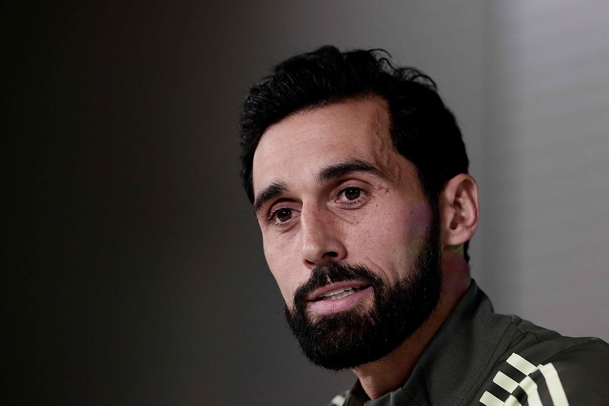 রিয়াল মাদ্রিদের নতুন কোচ আলভারো আরবেলোয়া। গতকাল সংবাদ সম্মেলনে