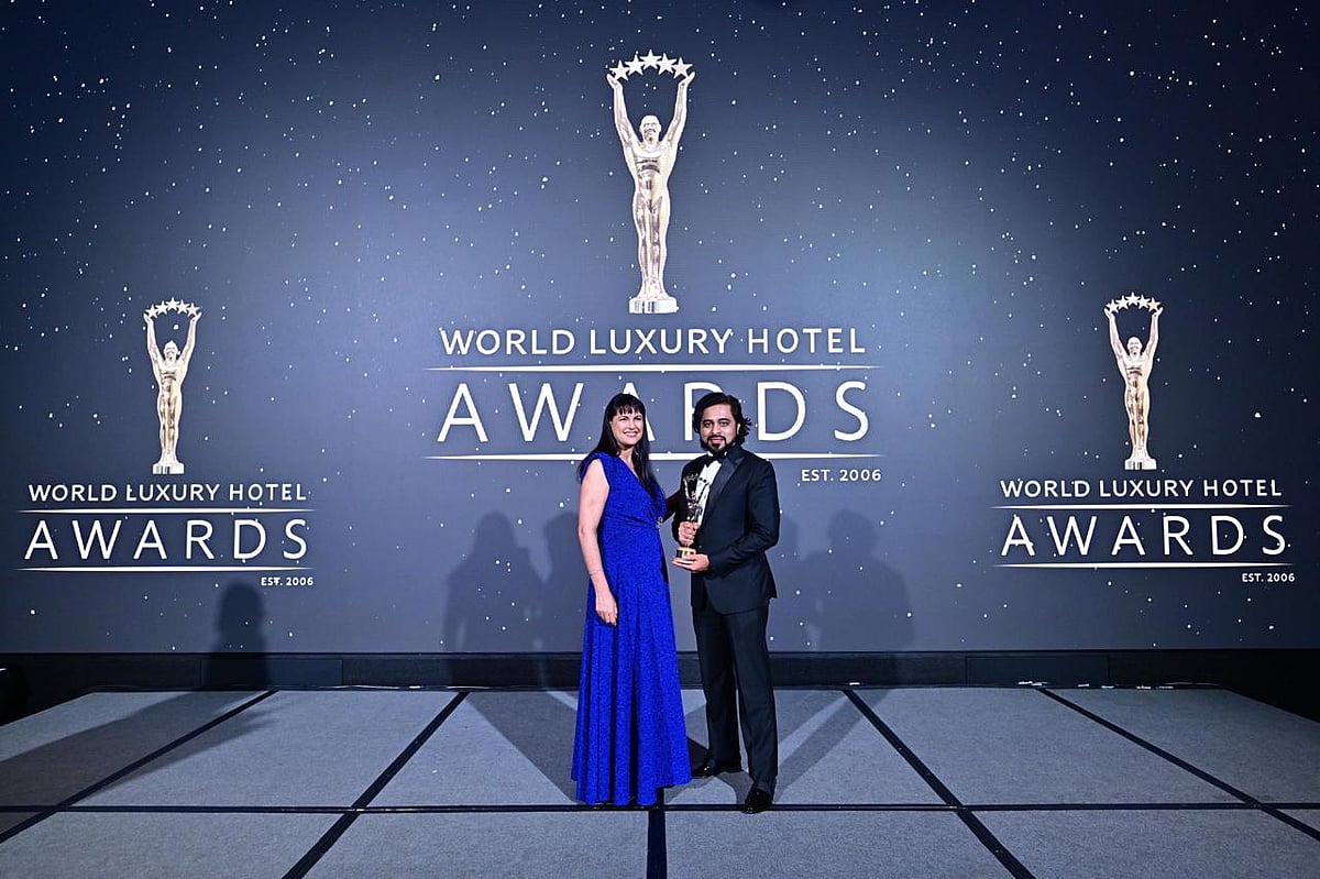 রাজধানীর বনানীর হোটেল গোল্ডেন টিউলিপ দ্য গ্র্যান্ডমার্ক ঢাকার ব্যবস্থাপনা পরিচালক মো. খালেদ উর রহমান  পুরস্কার গ্রহণ করেন। সম্প্রতি সিঙ্গাপুরে