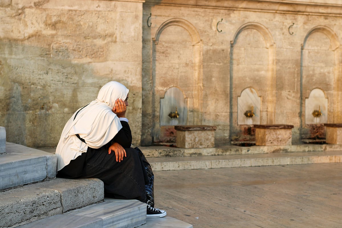 সম্মান সহিংসতায় নয়; বরং ধৈর্যে নিহিত