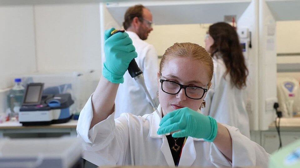 এমআরএনএ প্রযুক্তি ব্যবহার করে শরীরের যকৃৎ বা লিভারকে ইমিউন বুস্টার কারখানায় রূপান্তরের কৌশল খুঁজে পেয়েছেন বিজ্ঞানীরা