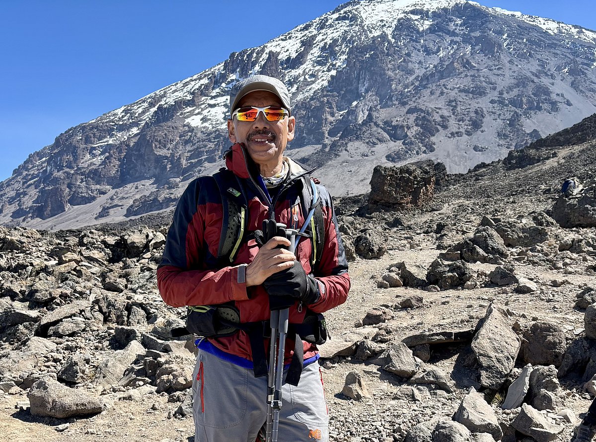 বারাফু ক্যাম্পের পথে লেখক