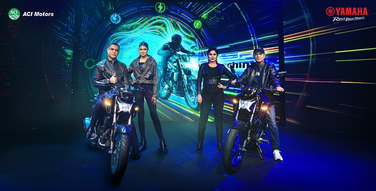 বর্ণাঢ্য আয়োজনের মাধ্যমে উদ্বোধন হলো ইয়ামাহার অত্যাধুনিক প্রযুক্তির ‘এফজেড-এস হাইব্রিড’ মোটরসাইকেল