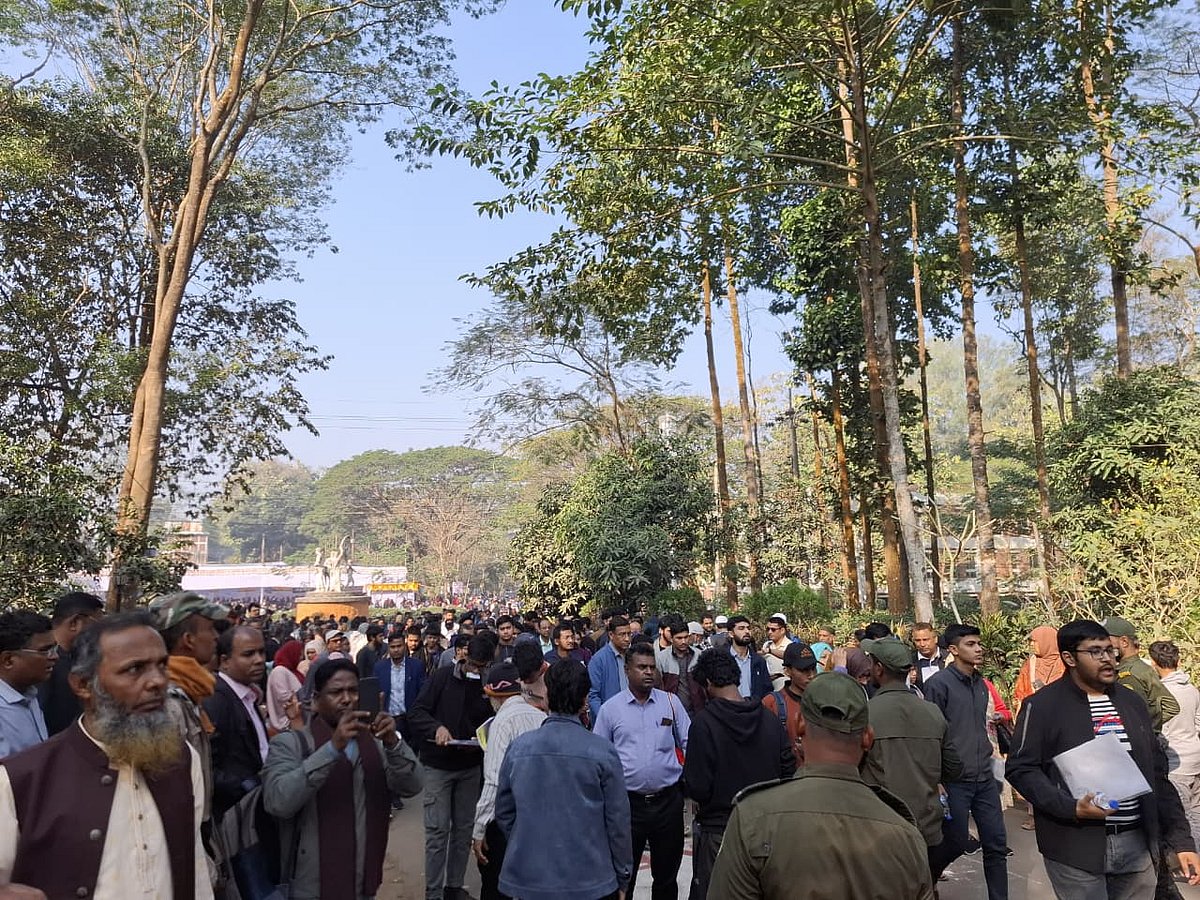 ‘ক’ গ্রুপের জন্য ৫০০ নম্বরের এবং ‘খ’ গ্রুপের জন্য ৫০০ নম্বরের বহুনির্বাচনী পরীক্ষার পাশাপাশি অতিরিক্ত মুক্তহস্ত অঙ্কনের ২০০ নম্বরসহ মোট ৭০০ নম্বরের পরীক্ষা হয়েছে