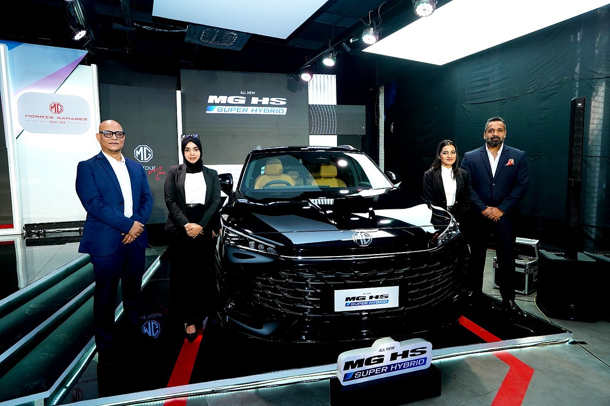 এমজির ব্র্যান্ডের এইচএস সিরিজের এসইউভি গাড়ি বাজারে আনার ঘোষণা দিয়েছে র‍্যানকন ব্রিটিশ মোটরস লিমিটেড। এমজির এইচএস সিরিজের সুপার হাইব্রিড মডেলের গাড়ি। আজ শনিবার রাজধানীর গুলশানের র‍্যানকন কার হাব লিমিটেডের বিক্রয়কেন্দ্রে