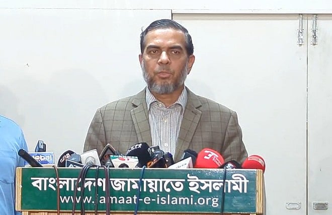 জামায়াতে ইসলামীর সহকারী সেক্রেটারি জেনারেল এবং প্রচার ও মিডিয়া বিভাগের প্রধান এহসানুল মাহবুব জুবায়ের। আজ শনিবার ঢাকার মগবাজারে দলীয় কার্যালয়ে