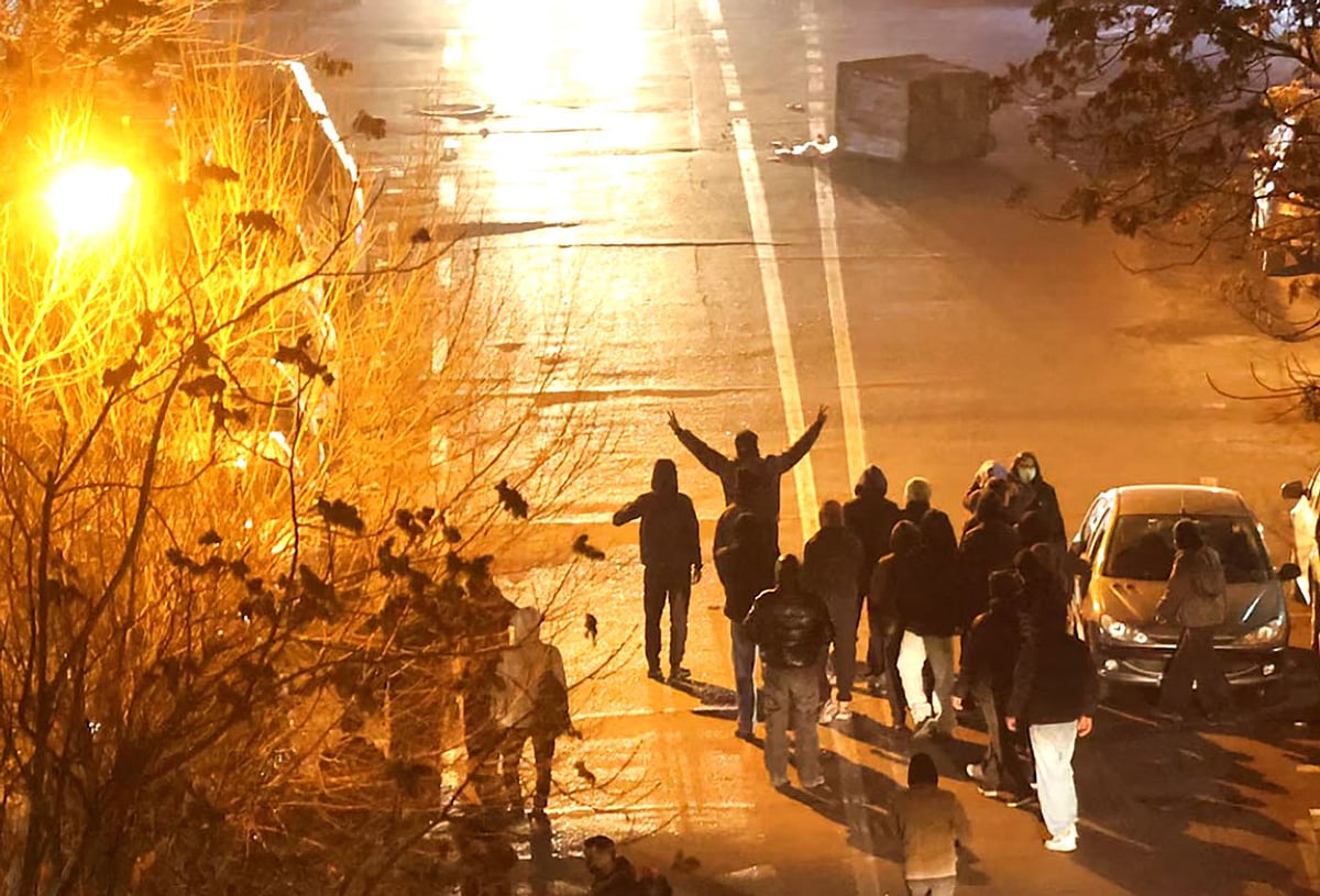 ইরানে খামেনি শাসনের বিরুদ্ধে বিক্ষোভ