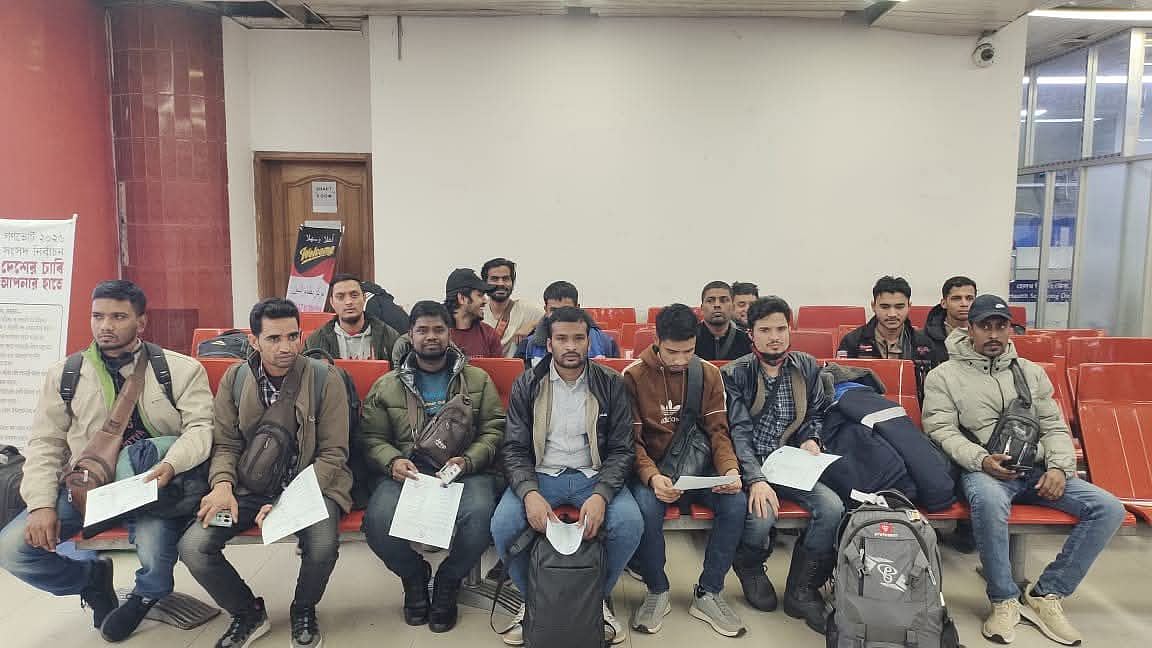 দেশে আসার পর প্রবাসীকল্যাণ ডেস্ক ও সিভিল এভিয়েশন সিকিউরিটির যৌথ সহায়তায় কর্মীদের বিমানবন্দরে পরিবহন সহায়তাসহ অন্যান্য জরুরি সহায়তা দিয়েছে ব্র্যাক