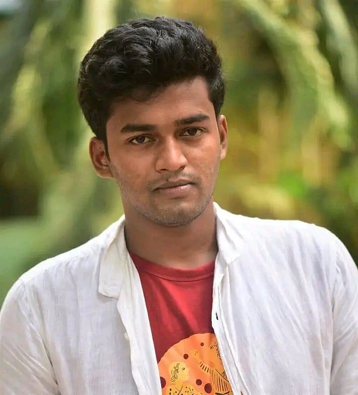 জগন্নাথ বিশ্ববিদ্যালয়ের শিক্ষার্থী আকাশ সরকারের ঝুলন্ত মরদেহ উদ্ধার করেছে পুলিশ