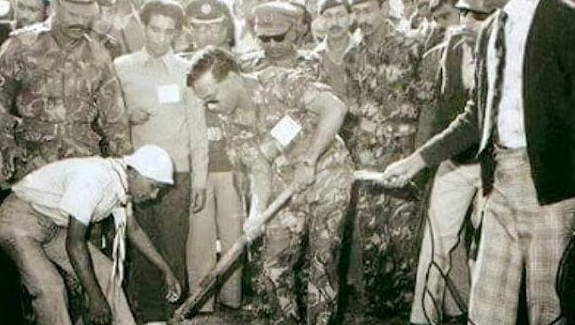 সাবেক রাষ্ট্রপতি জিয়াউর রহমানের নেওয়া খাল খনন কর্মসূচি।