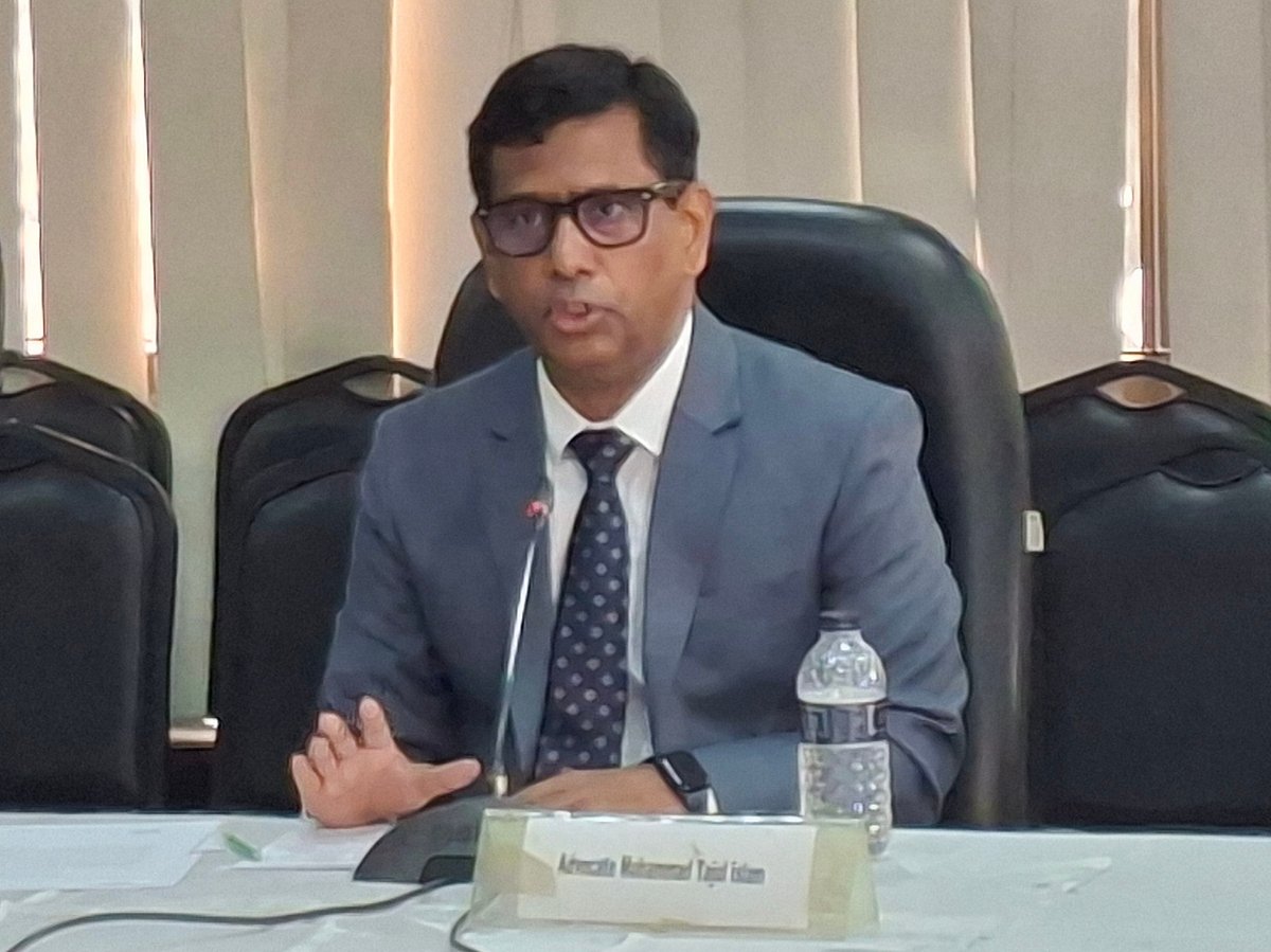 ‘বিচার বিভাগের স্বাধীনতা এবং আইনের শাসন’ শীর্ষক নীতি সংলাপে বক্তব্য দিচ্ছেন আন্তর্জাতিক অপরাধ ট্রাইব্যুনালের চিফ প্রসিকিউটর তাজুল ইসলাম। সংলাপের আয়োজক সেন্টার ফর গভর্ন্যান্স স্টাডিজ (সিজিএস)। আজ রোববার সকালে রাজধানীর সিরডাপ মিলনায়তনে