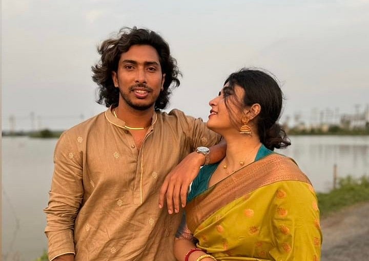 সস্ত্রীক সৌম্য সরকার