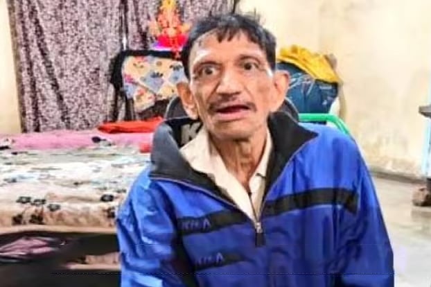 মঙ্গিলাল নামের এই ব্যক্তি ভিক্ষা করে গাড়ি–বাড়ির মালিক হয়েছেন।