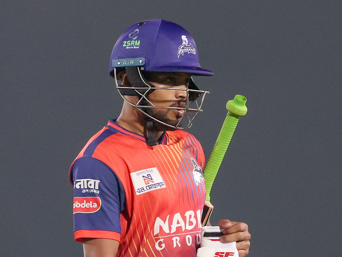 কাল আউট হয়ে ফিরছেন রাজশাহী ওয়ারিয়র্স অধিনায়ক নাজমুল হোসেন