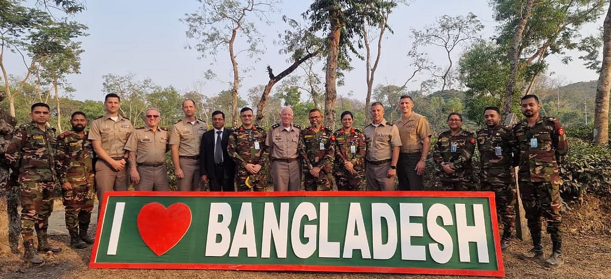 যুক্তরাষ্ট্রের ১৮তম থিয়েটার মেডিক্যাল কমান্ডের কমান্ডিং জেনারেল মেজর জেনারেল ই ড্যারিন কক্স ১৮ জানুয়ারি থেকে ছয় দিন বাংলাদেশ সফর করেছেন