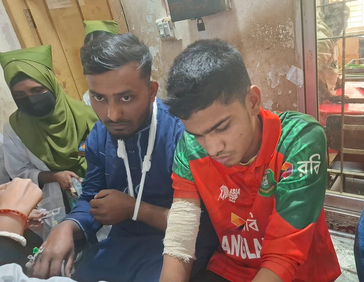 লক্ষ্মীপুরে বিএনপি–জামায়তের কর্মীদের মধ্যে সংঘর্ষে আহত কয়েকজনকে হাসপাতালে চিকিৎসা দেওয়া হয়। আজ  দুপুরে লক্ষ্মীপুর সদর হাসপাতালে