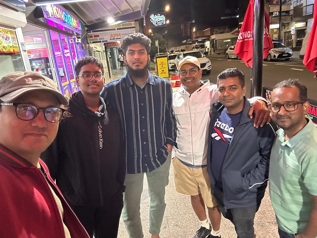 সিডনিতে প্রবাসী বাংলাদেশিদের সঙ্গে রিশাদ হোসেন