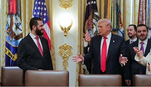 গত বছরের নভেম্বরে প্রেসিডেন্ট ডোনাল্ড ট্রাম্পের সঙ্গে আহমেদ আল-শারার বৈঠকের পর যুক্তরাষ্ট্রের নেতৃত্বাধীন আইএসবিরোধী জোটে যোগ দেয় সিরিয়া।