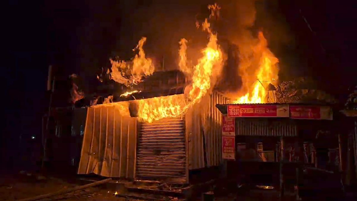 ময়মনসিংহের ভালুকায় বিএনপির ‘বিদ্রোহী’ প্রার্থীর সমর্থক ছাত্রদল নেতার ব্যক্তিগত কার্যালয়ে অগ্নিসংযোগ করা হয়। রোববার সন্ধ্যায় ভালুকা বাসস্ট্যান্ডে এলাকায়