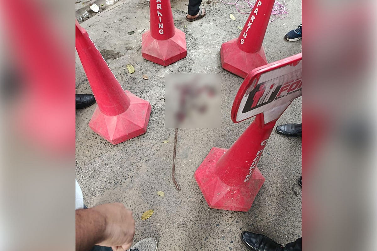 গুলশানের এই জায়গায় বৃহস্পতিবার দুপুরে ভবন থেকে রড পড়ে একজনের মৃত্যু হয়