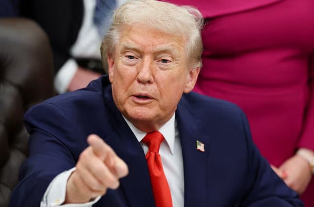 মার্কিন প্রেসিডেন্ট ডোনাল্ড ট্রাম্প