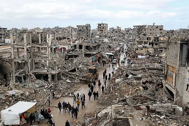 ইসরায়েলি বাহিনীর নির্বিচার হামলায় ফিলিস্তিনের গাজা উপত্যকা কার্যত ধ্বংসস্তূপে পরিণত হয়েছে