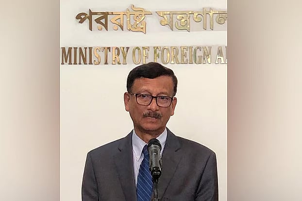 পররাষ্ট্র উপদেষ্টা মো. তৌহিদ হোসেন। বুধবার বিকেলে পররাষ্ট্র মন্ত্রণালয়েছবি: প্রথম আলো