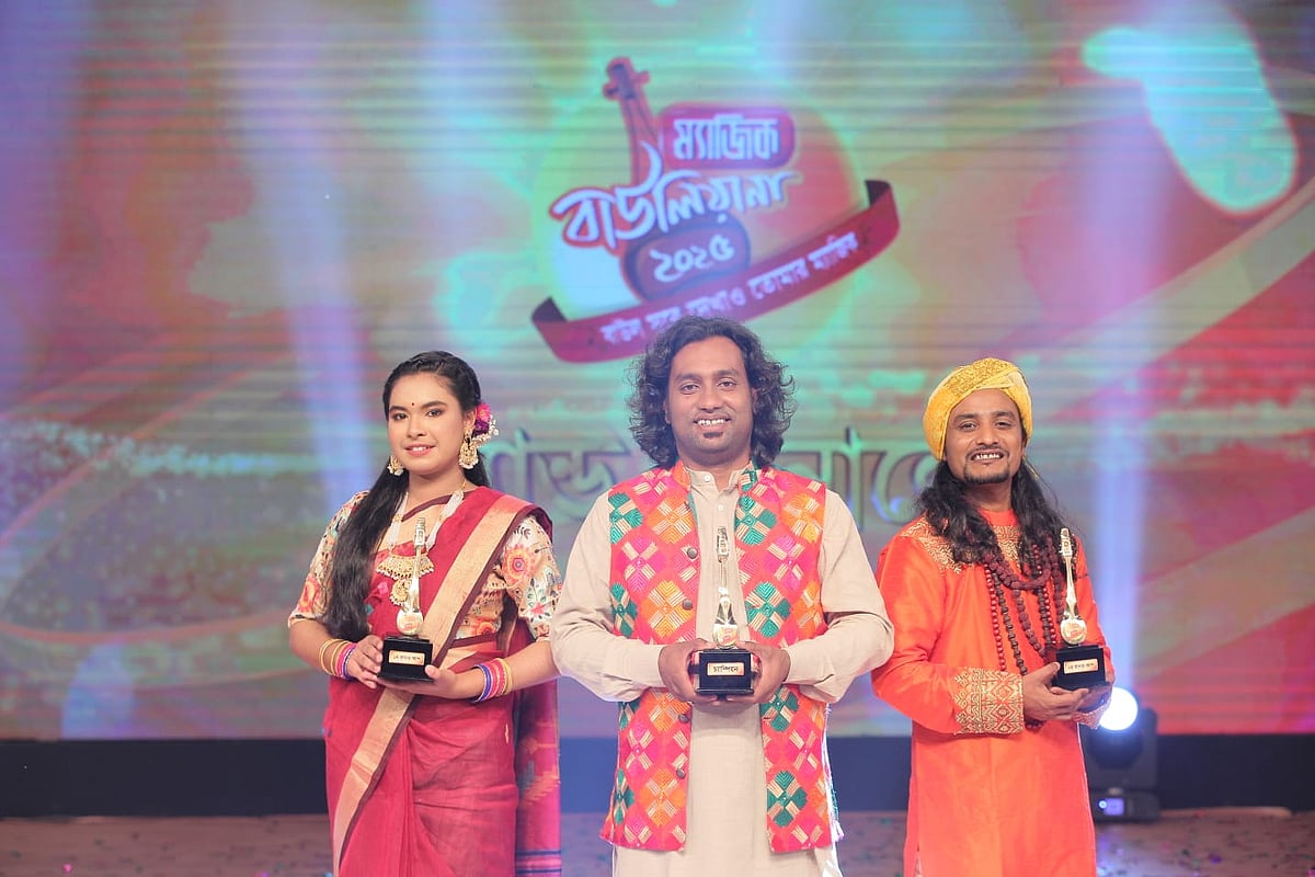 প্রথম রানারআপ মেহজাবিন মোবাশ্বেরা, চ্যাম্পিয়ন সোহাগ নূরী ও দ্বিতীয় রানারআপ এনামুল হক