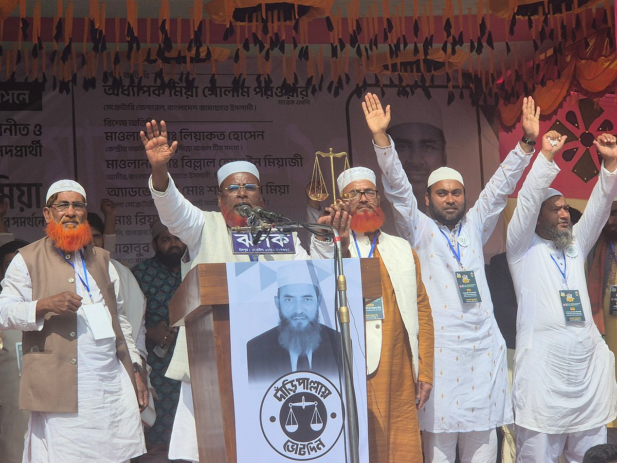 চাঁদপুর শহরের হাসান আলী সরকারি উচ্চবিদ্যালয় মাঠে নির্বাচনী জনসভায় বক্তব্য দেন জামায়াতে ইসলামীর সেক্রেটারি জেনারেল মিয়া গোলাম পরওয়ার। আজ দুপুরে তোলা