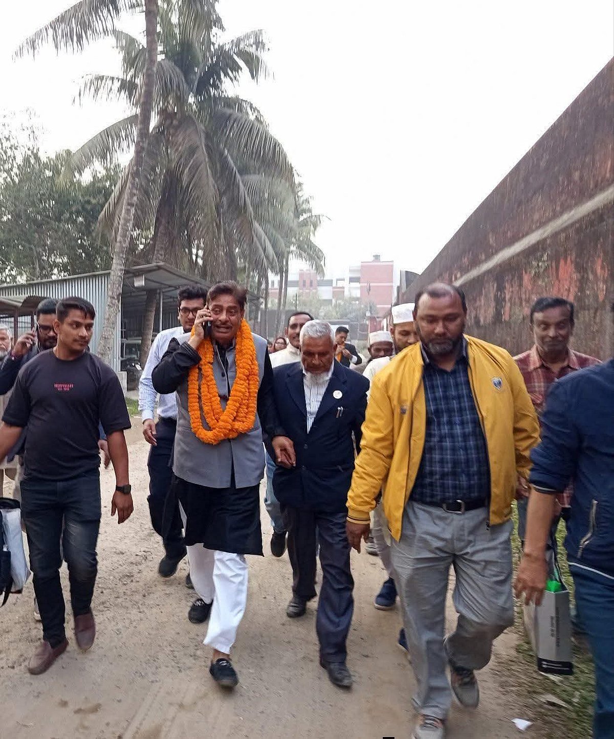 কারামুক্ত হয়ে স্বতন্ত্র প্রার্থী প্রশাসনকে বললেন ‘কোনো রকম ধানাইপানাই চলবে না’