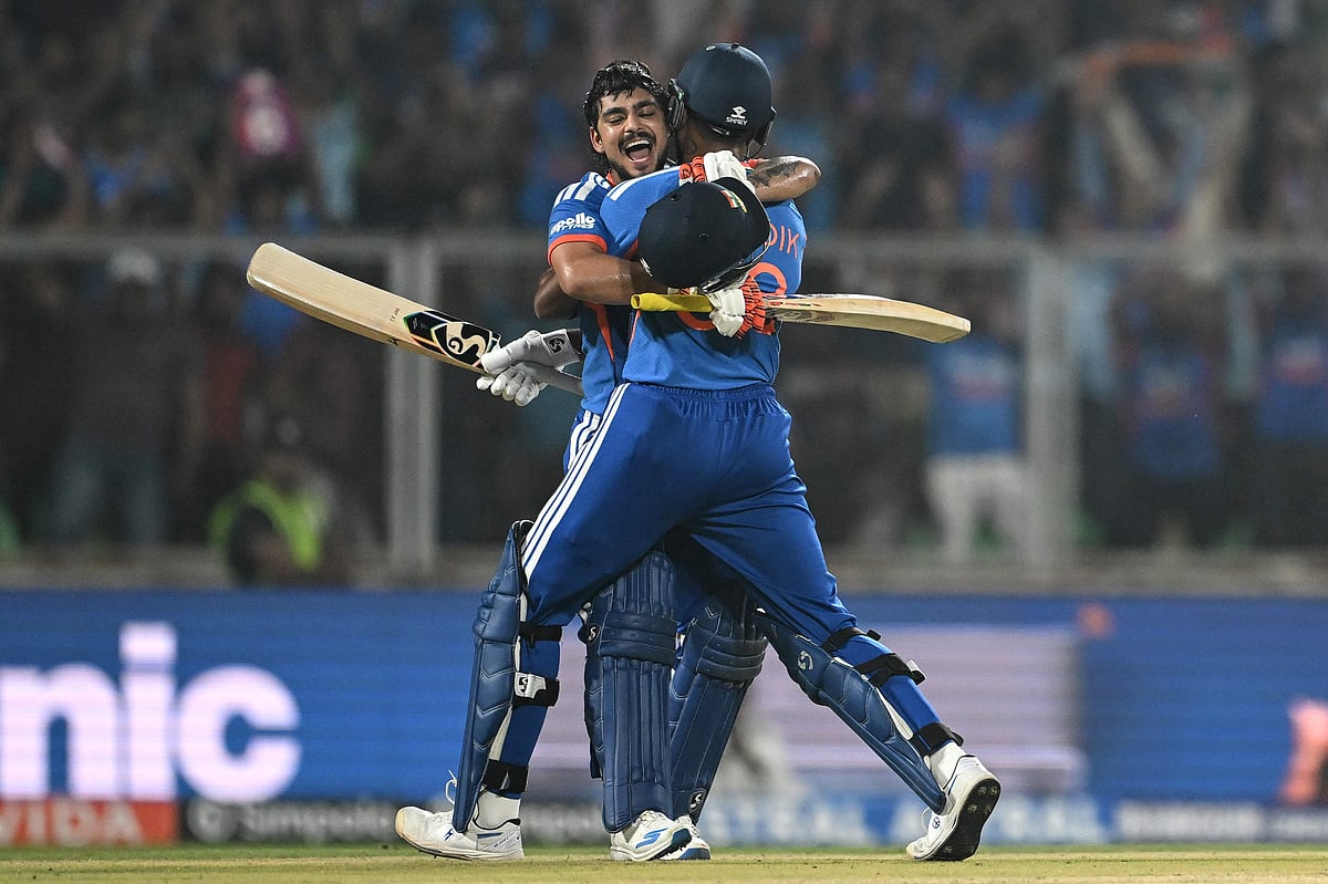 সেঞ্চুরির পর পান্ডিয়াকে নিয়ে ঈশান কিষানের উল্লাস